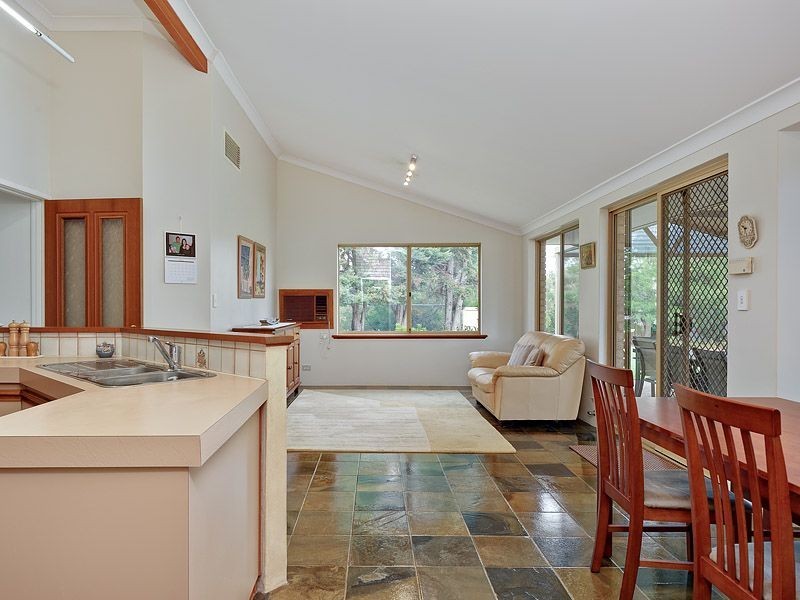 7 Casserly Drive, Leeming WA 6149