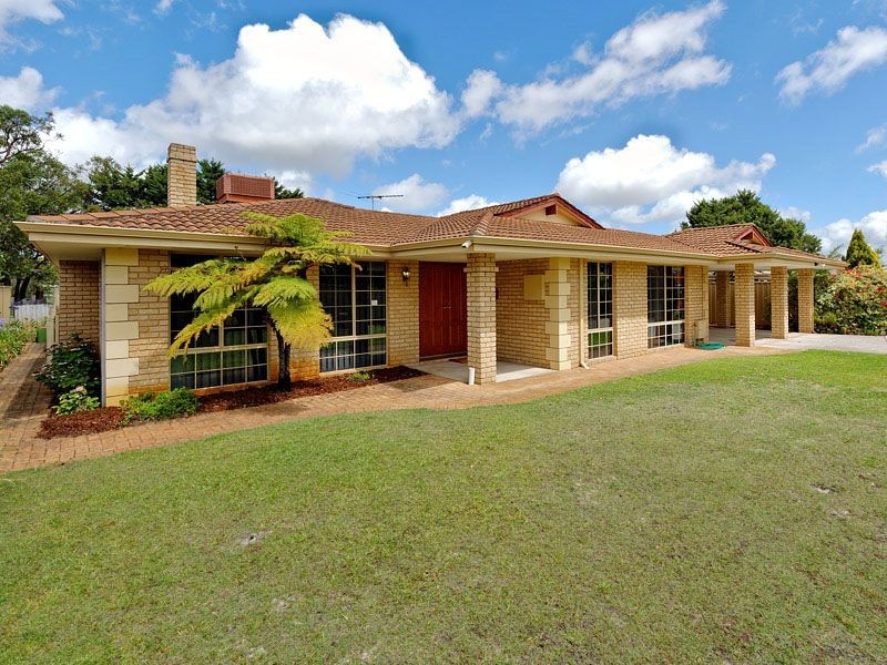 7 Casserly Drive, Leeming WA 6149