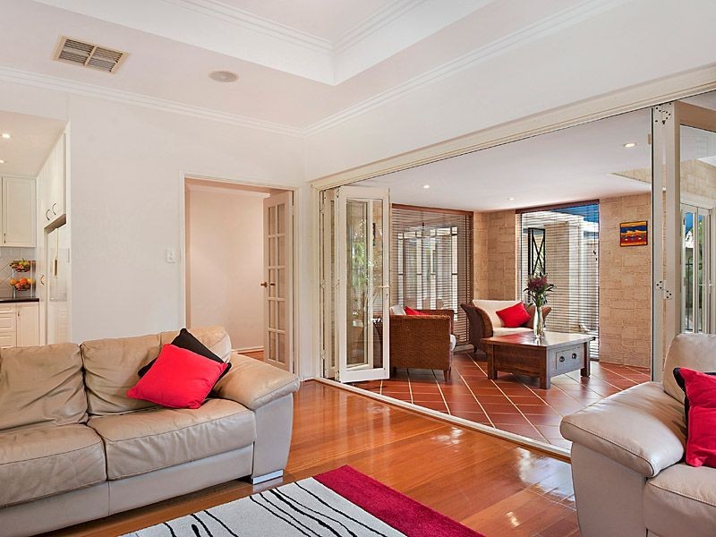 4 Carmody Court, Bull Creek WA 6149