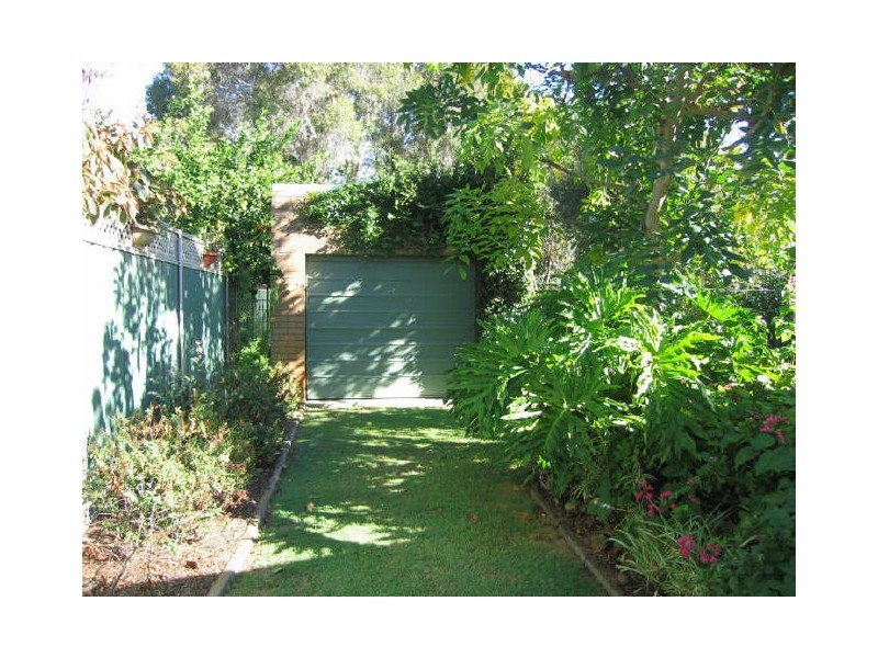 15 Roebuck Drive, Salter Point WA 6152