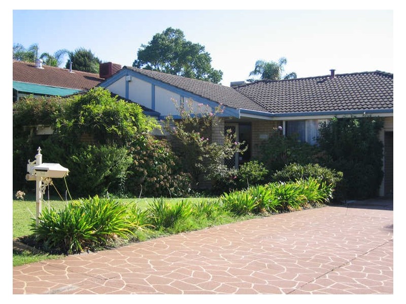 10 Sellen Court, Leeming WA 6149