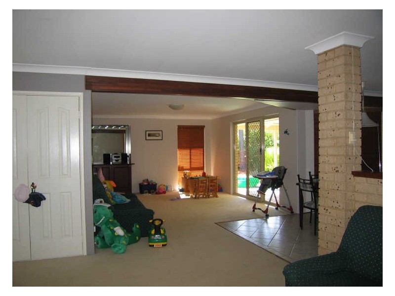 10 Sellen Court, Leeming WA 6149