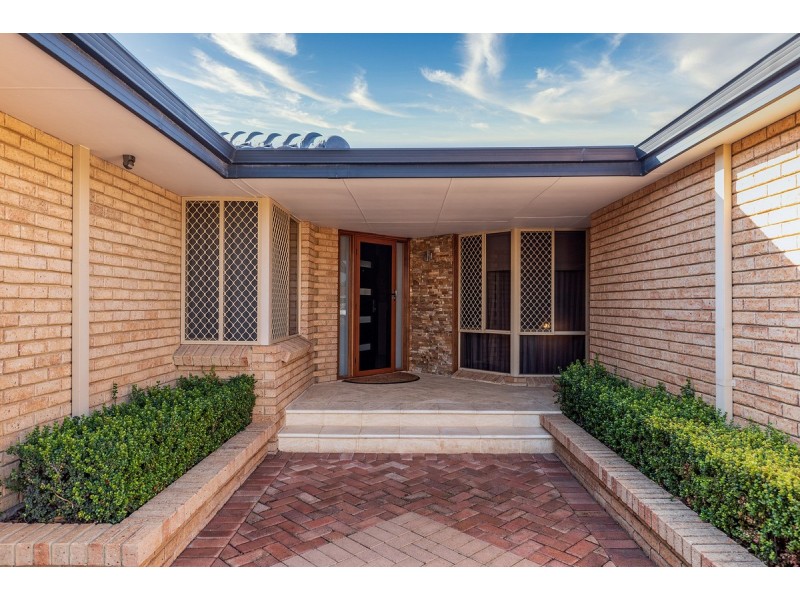 7 Demasson Rise, Leeming WA 6149