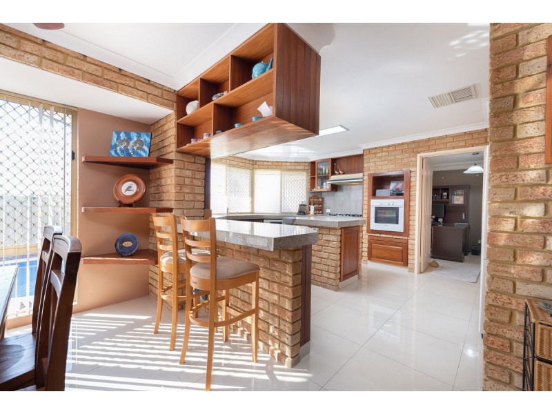 7 Demasson Rise, Leeming WA 6149