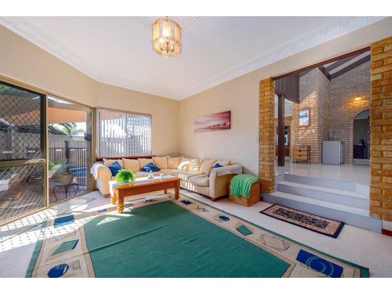 7 Demasson Rise, Leeming WA 6149