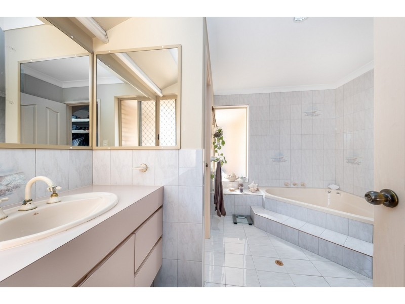 7 Demasson Rise, Leeming WA 6149