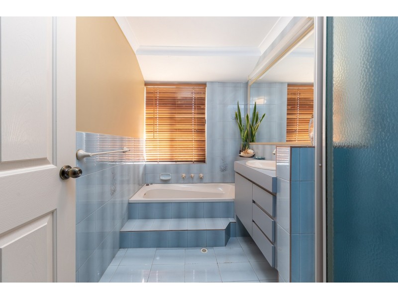 7 Demasson Rise, Leeming WA 6149