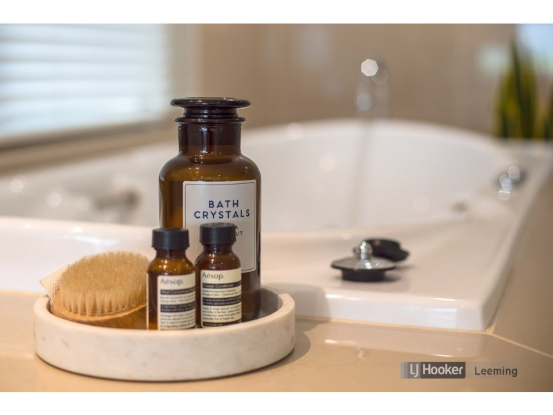 8 Krugger Place, Leeming WA 6149