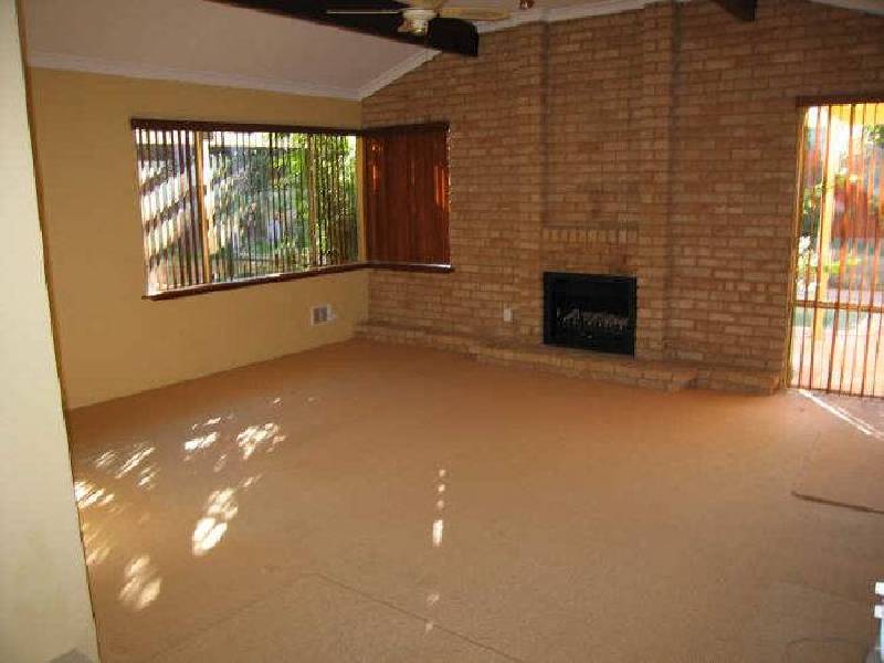 8 Giddens Court, North Lake WA 6163