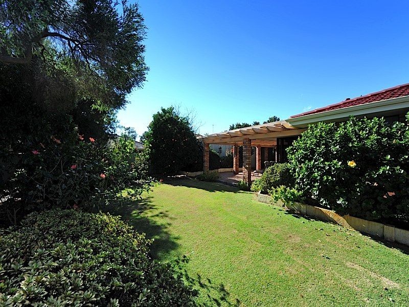 7 Clemros Way, Leeming WA 6149