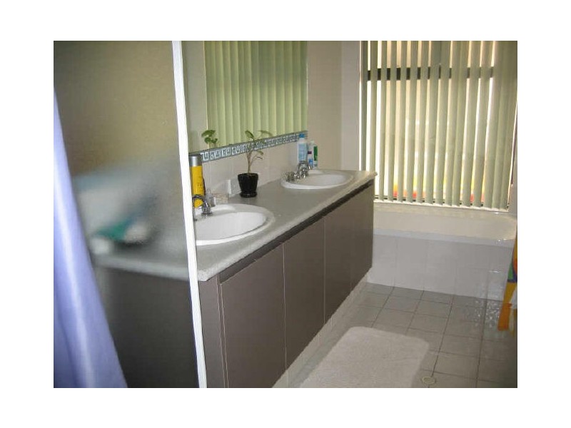 213 Wentworth Parade, Success WA 6164