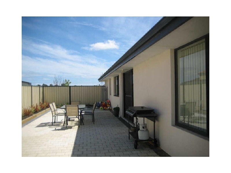 213 Wentworth Parade, Success WA 6164