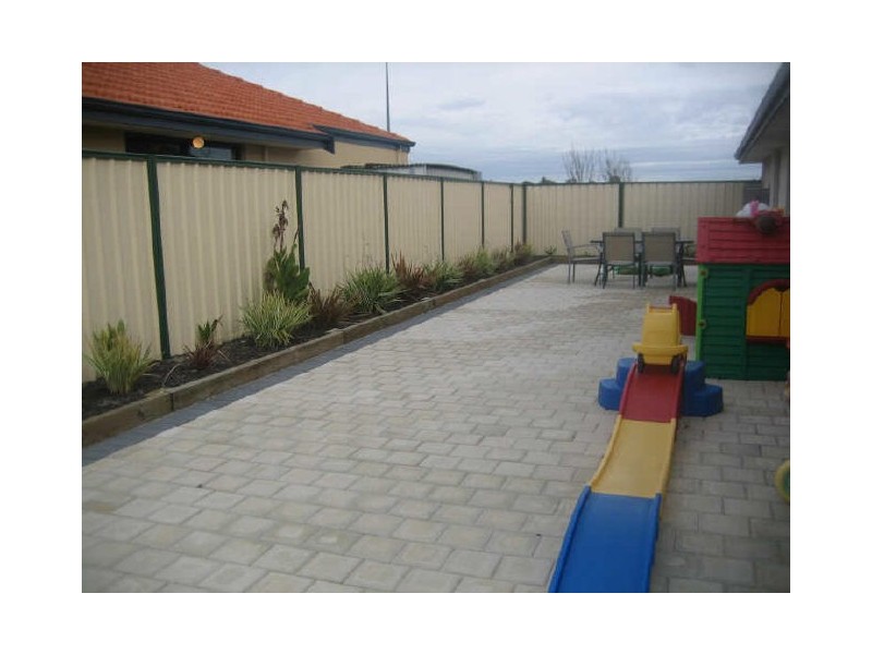 213 Wentworth Parade, Success WA 6164