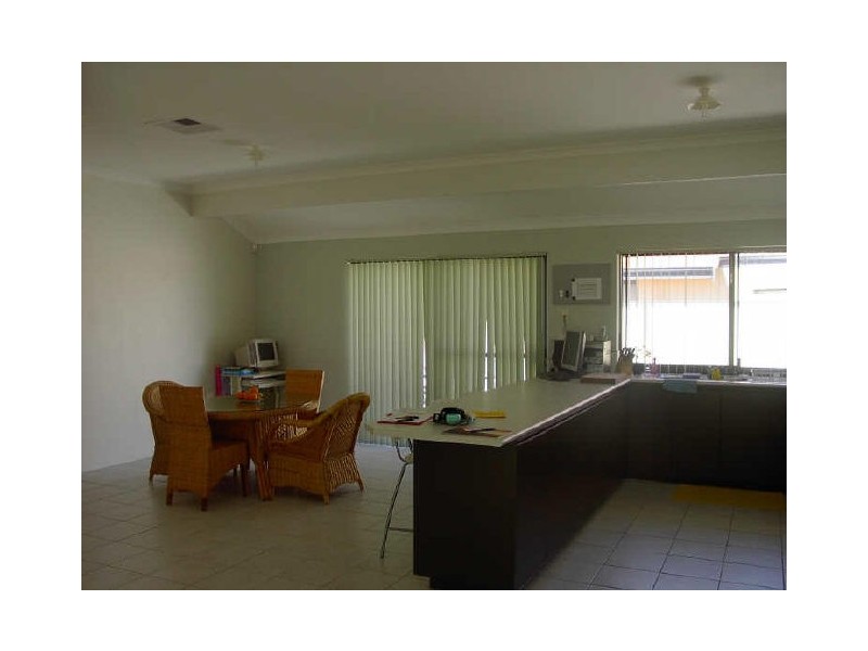 213 Wentworth Parade, Success WA 6164