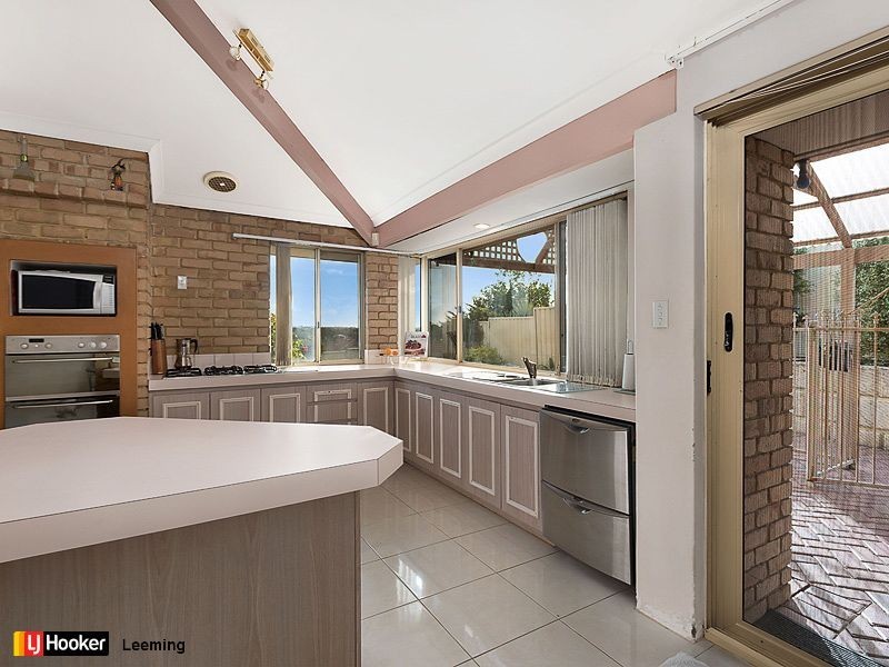 7 Welsh Court, Leeming WA 6149