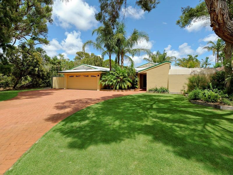 9 Stallwood Gardens, Leeming WA 6149