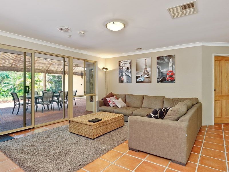 9 Stallwood Gardens, Leeming WA 6149