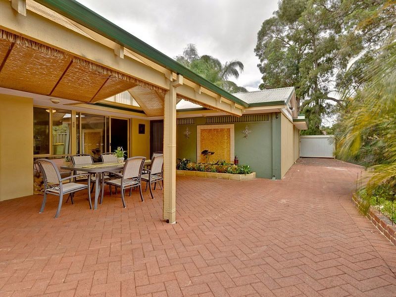 9 Stallwood Gardens, Leeming WA 6149