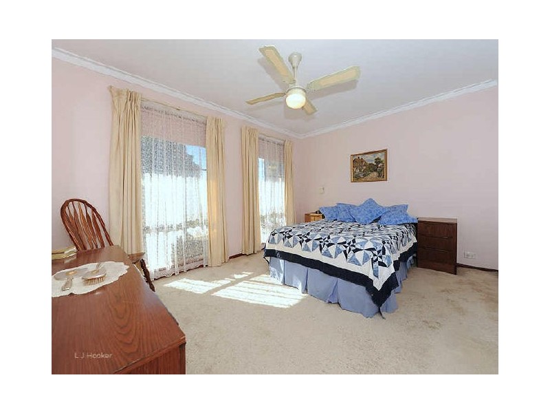 22 Gowther Street, Leeming WA 6149