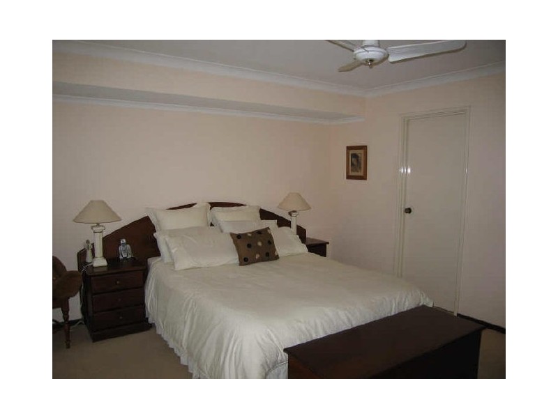 15 Lowrie Grove, Leeming WA 6149