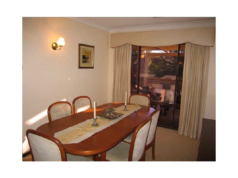 15 Lowrie Grove, Leeming WA 6149