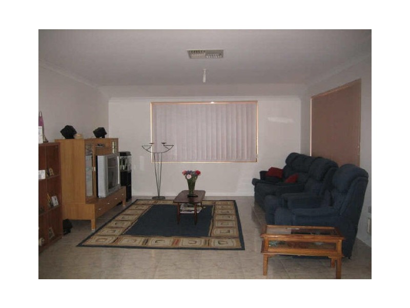 27 Lombe Gardens, Atwell WA 6164