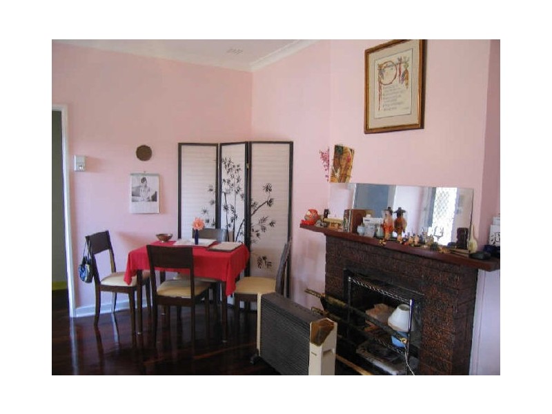 29 Barnsley Street, Queens Park WA 6107