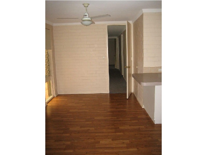 6 Watsonia Street, Maddington WA 6109