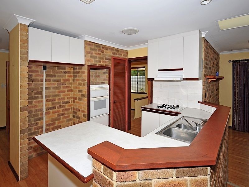 9 Flint Court, Leeming WA 6149