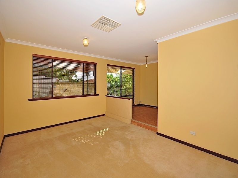 9 Flint Court, Leeming WA 6149
