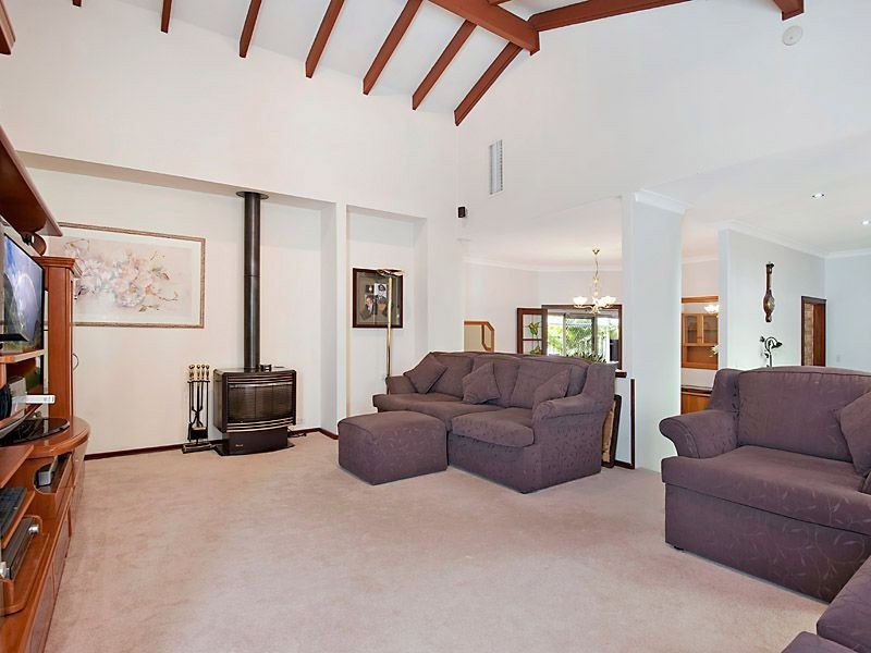 4 Hannah Place, Leeming WA 6149