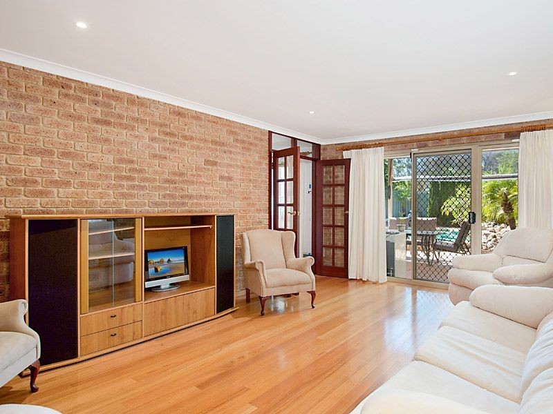 4 Hannah Place, Leeming WA 6149