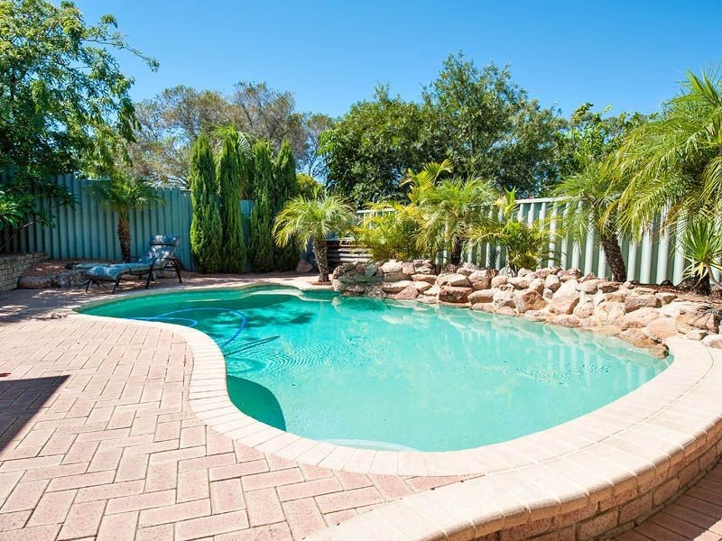 4 Hannah Place, Leeming WA 6149