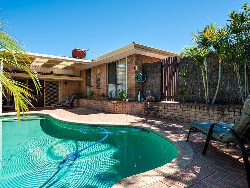 4 Hannah Place, Leeming WA 6149