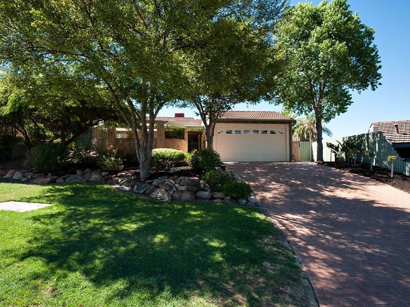 4 Hannah Place, Leeming WA 6149