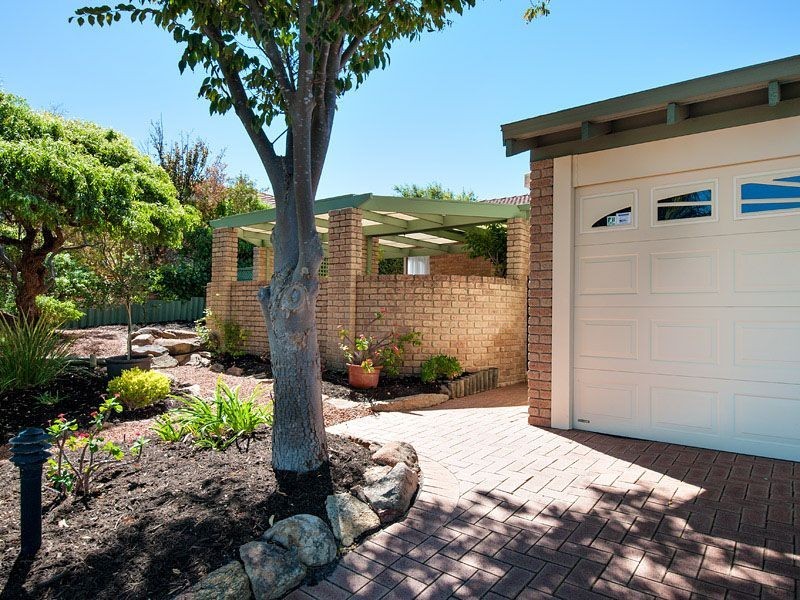 4 Hannah Place, Leeming WA 6149