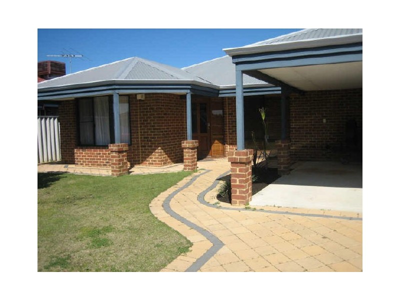 24 Lombe Gardens, Atwell WA 6164