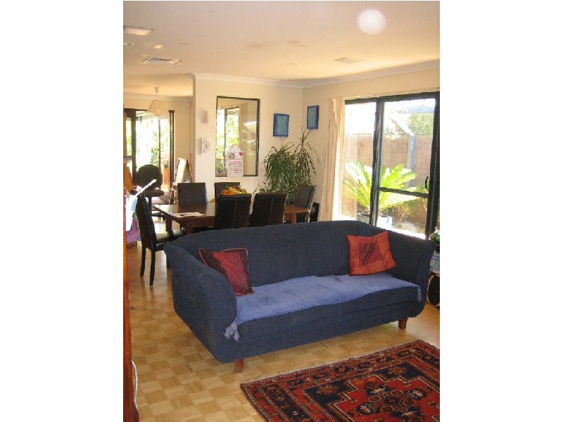 24 Lombe Gardens, Atwell WA 6164