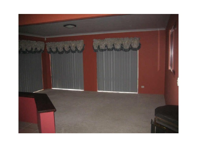 16 Lombe Gardens, Atwell WA 6164