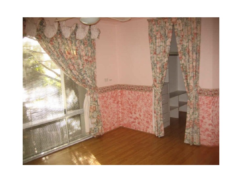 16 Lombe Gardens, Atwell WA 6164