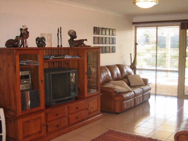 14 Witney Place, Leeming WA 6149