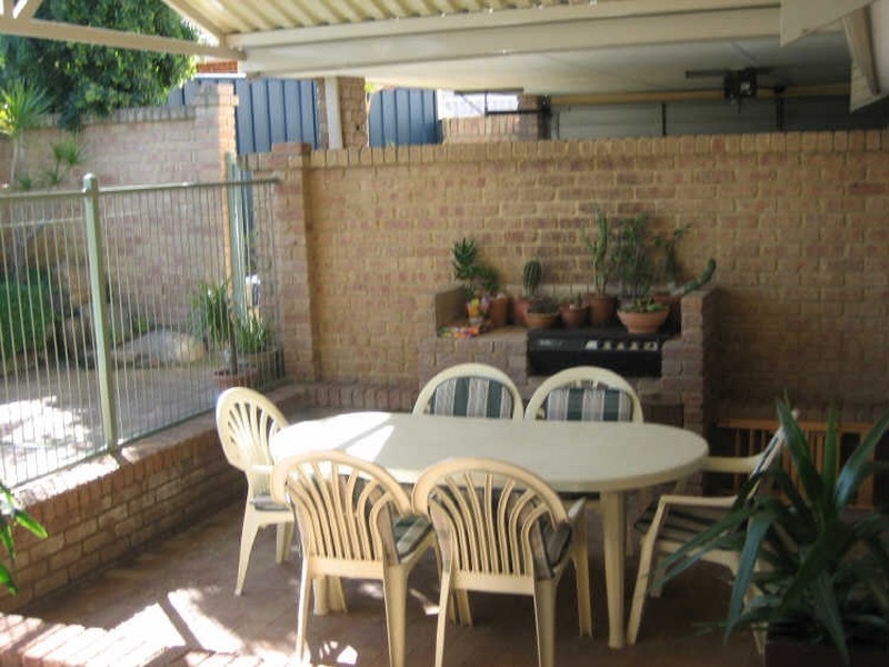 14 Witney Place, Leeming WA 6149