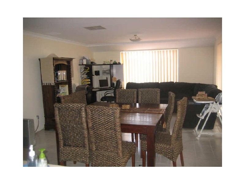 36 Barfield Road, Hammond Park WA 6164