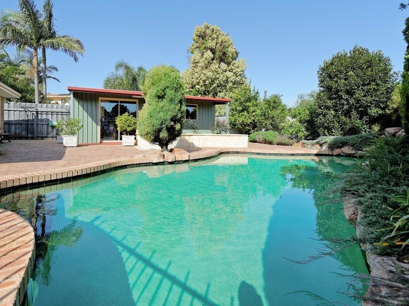15 Stainton Place, Leeming WA 6149