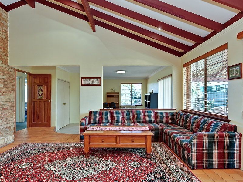 15 Stainton Place, Leeming WA 6149