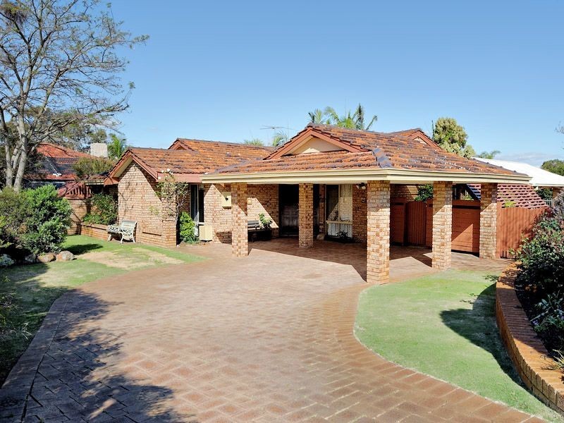 15 Stainton Place, Leeming WA 6149