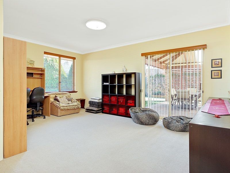15 Stainton Place, Leeming WA 6149