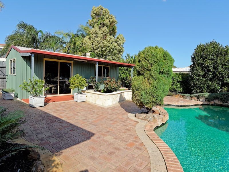 15 Stainton Place, Leeming WA 6149