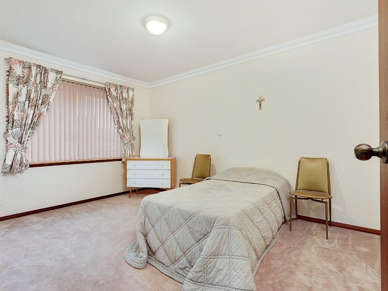 23 Devenish Way, Leeming WA 6149