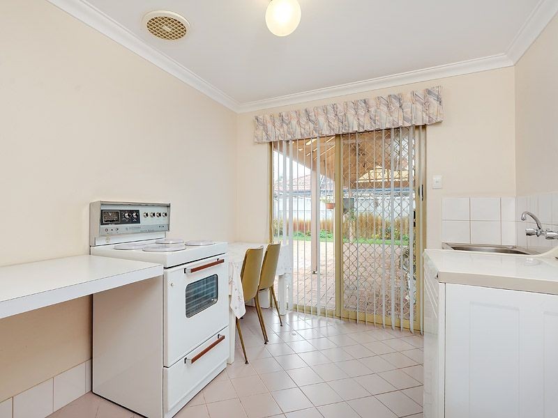 23 Devenish Way, Leeming WA 6149